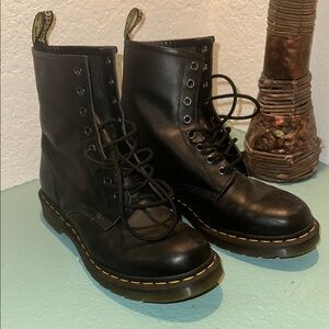 Dr. Martens Black Leather Boots Womens 10 Style 11621 (worn once!)